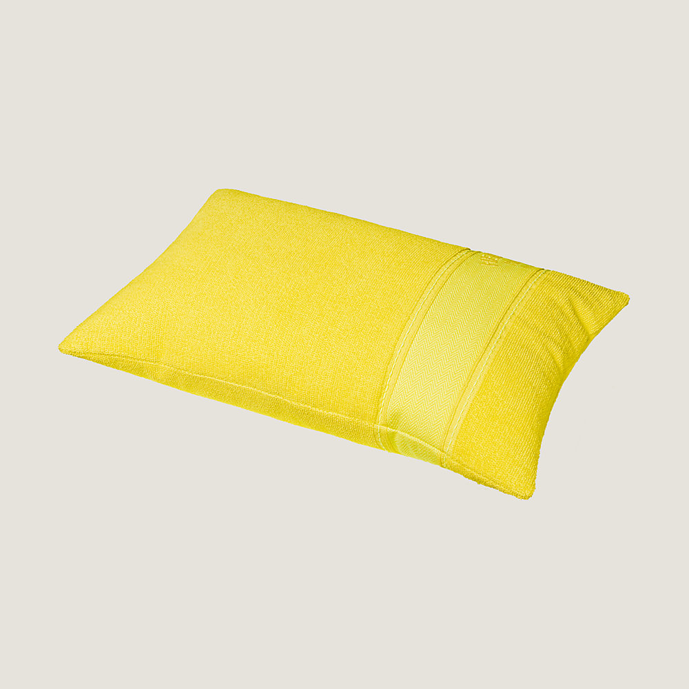 yachting uni beach pillow